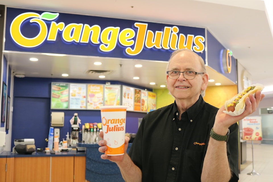 241022westshoretowncentre-orange-julius