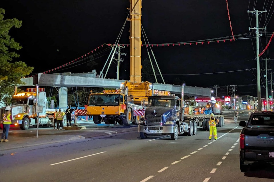 250829-gng-colwoodoverpass