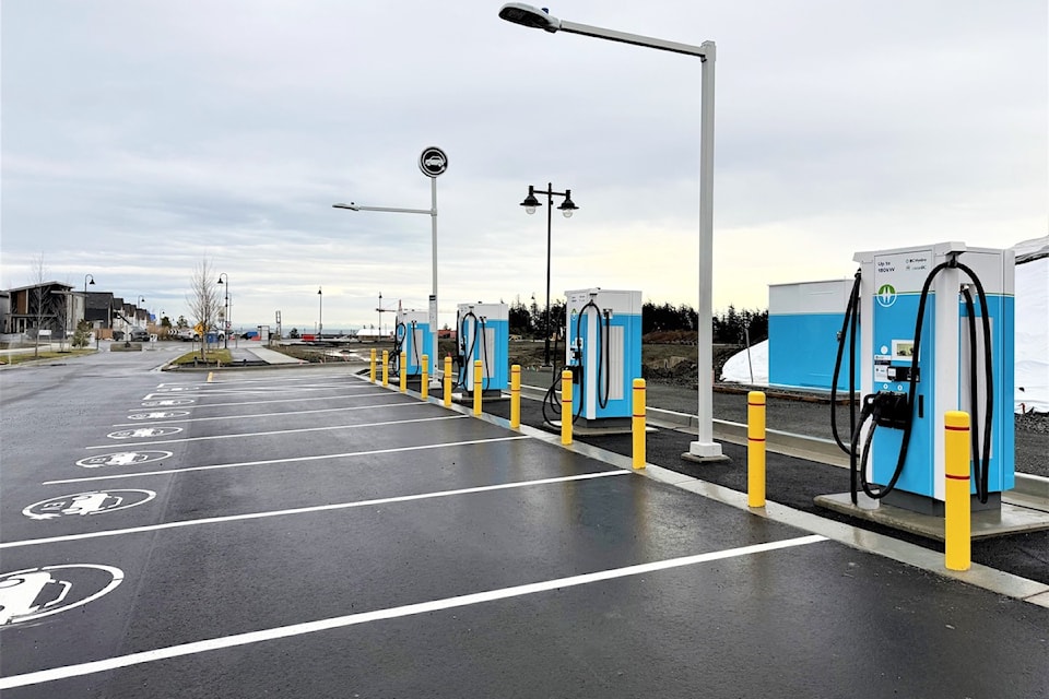 250204colwoodevchargers