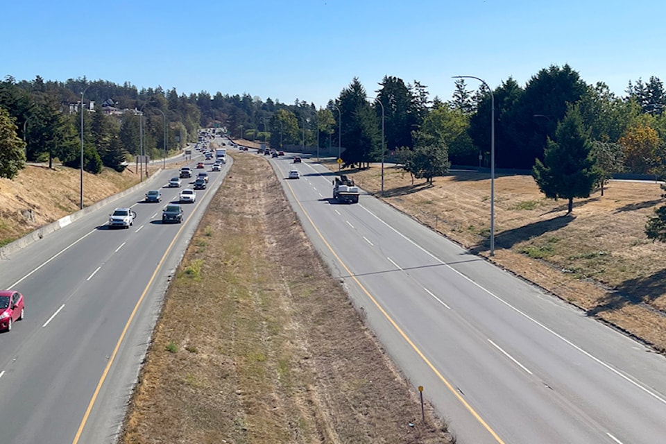 highway-1-bus-shoulder-banner