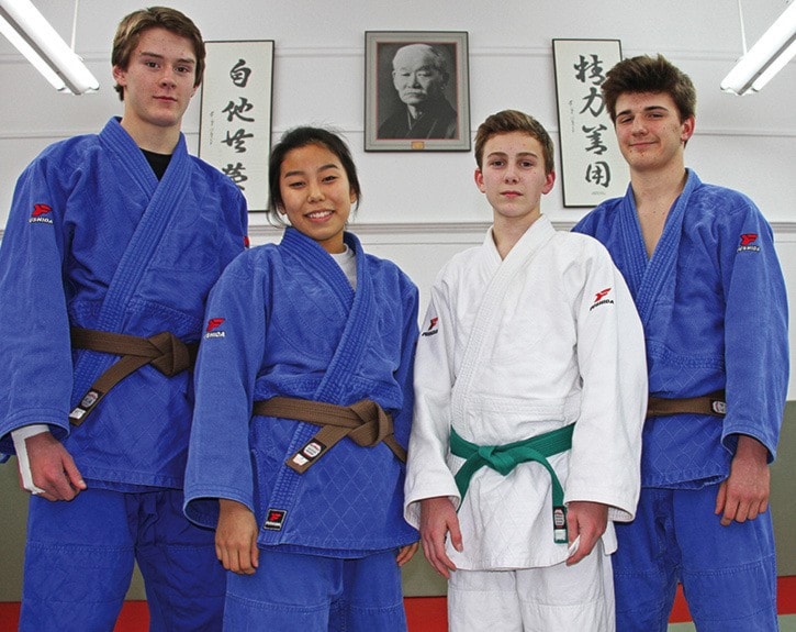 51436goldstreamGNG-BCWGjudofoursome