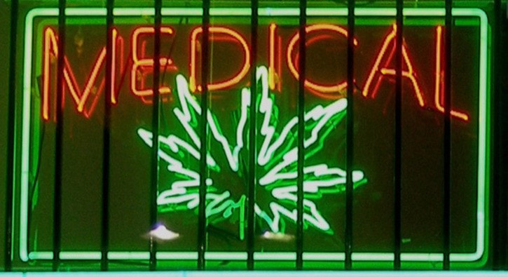 93477goldstreamMedical-marijuana-sign-WikimediaCommons-7web