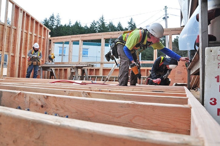 35082goldstreamGNG-constructionworkers