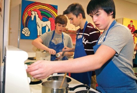 69934goldstreamGNG-cookingkids-CHPJan2313