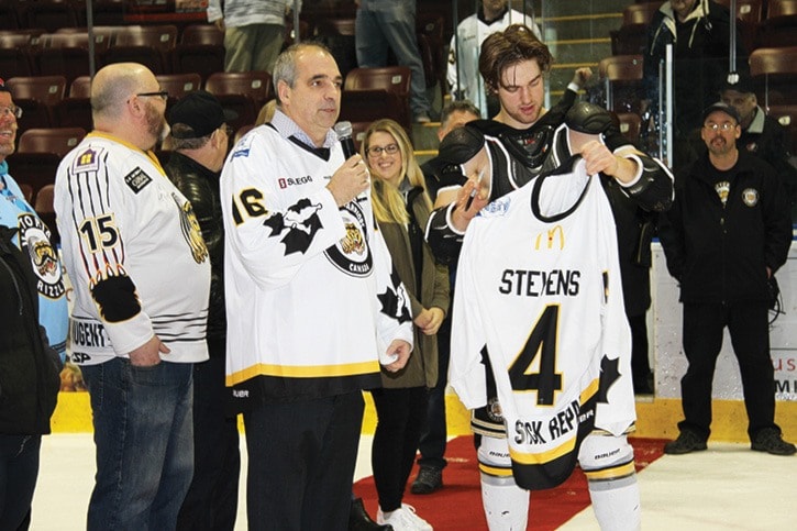 75928goldstreamGNG-WWBCjerseyauction