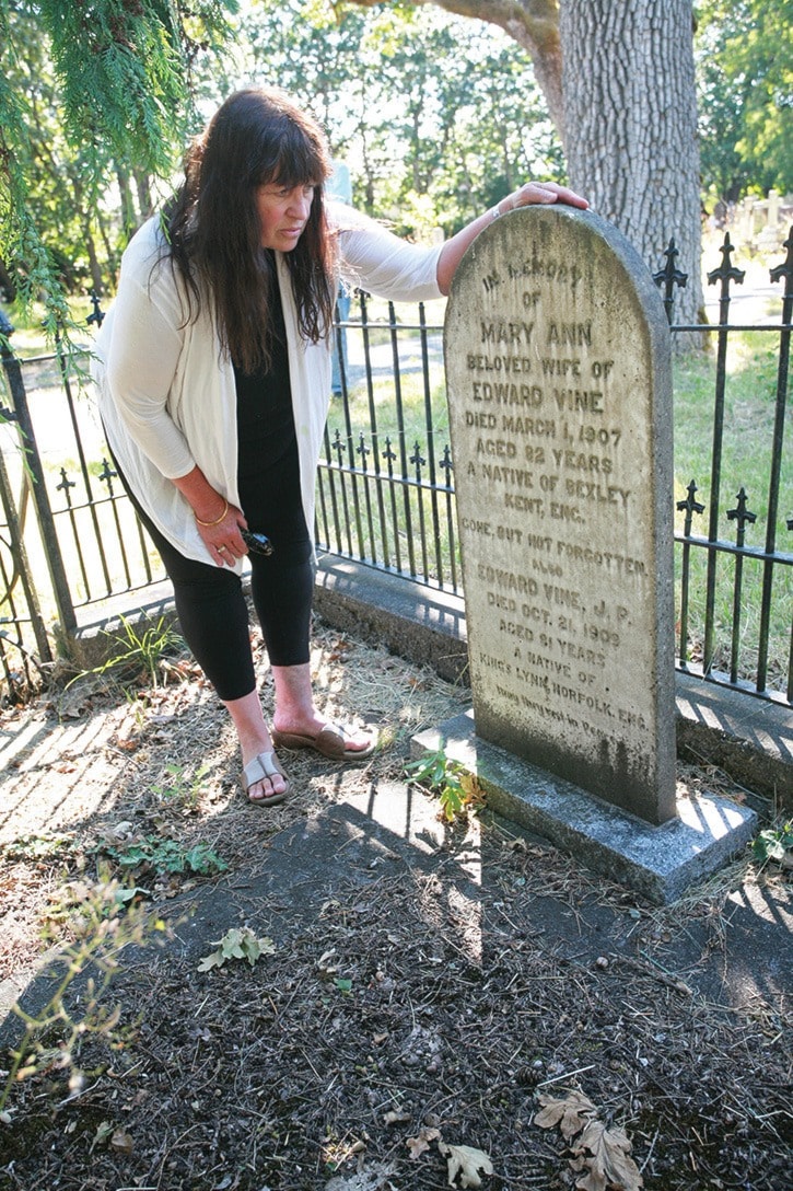 98530goldstreamGNG-cemetarytour-CH1
