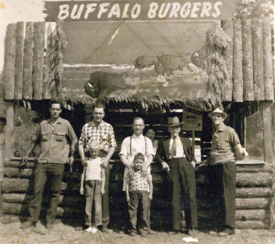 web1_170614-GNG-M-BuffaloBurgers