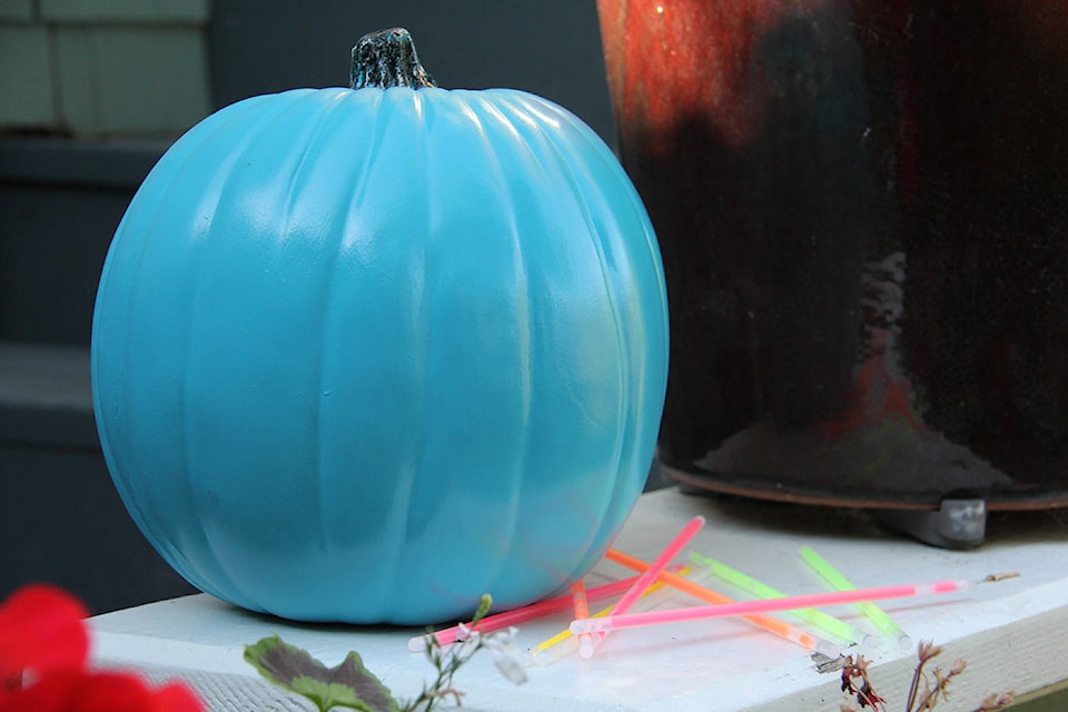 8719929_web1_171004-OBN-tealpumpkinproject_1