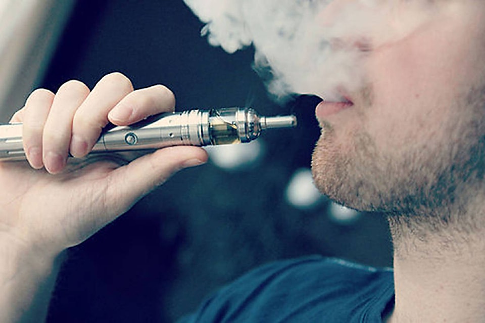 11415458_web1_vaping