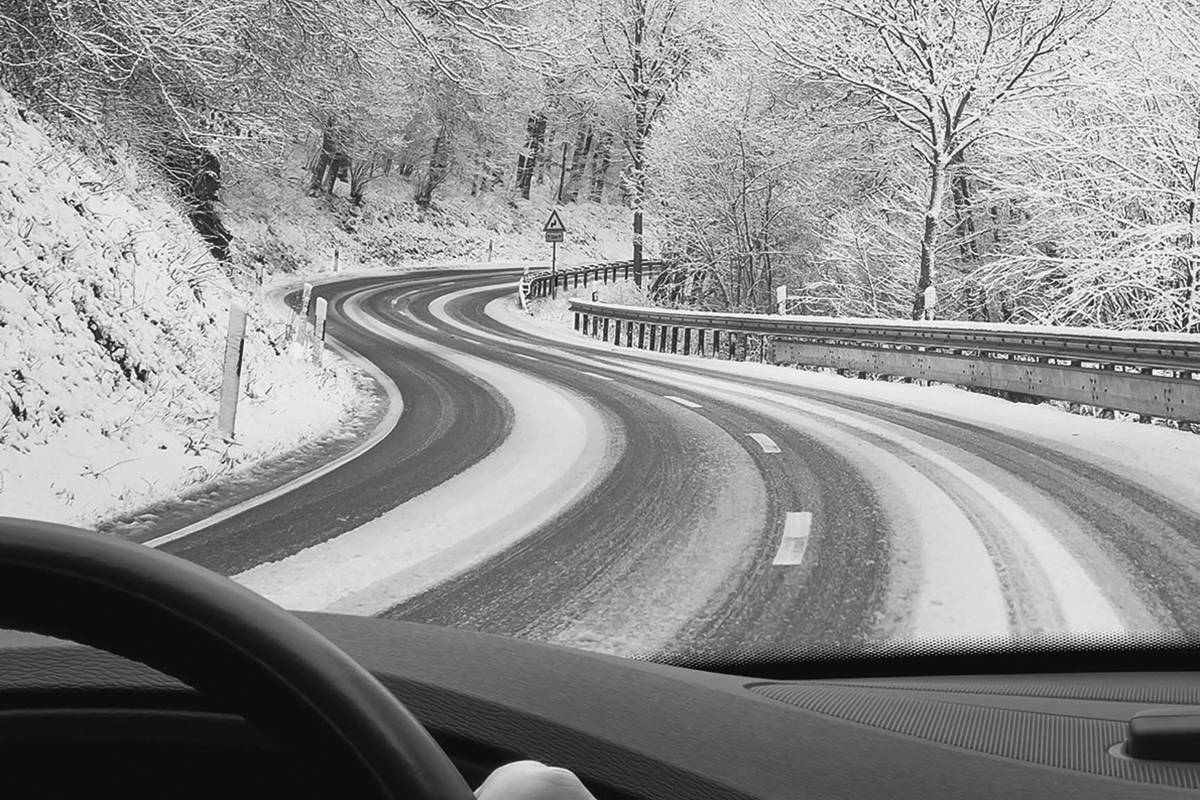 15527795_web1_Winter-road-driving-Metrocrop