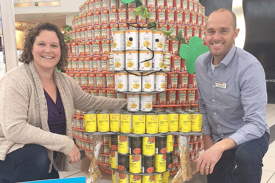 16747852_web1_CANstruction2017-1