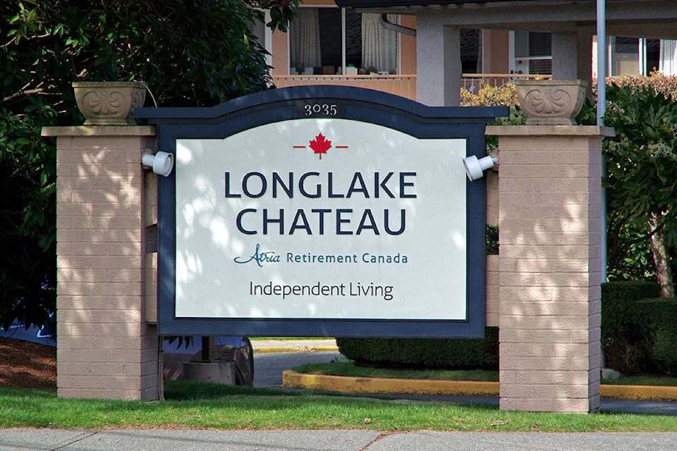 24695797_web1_210407-NBU-longlake-chateau-mild-cold-1_1