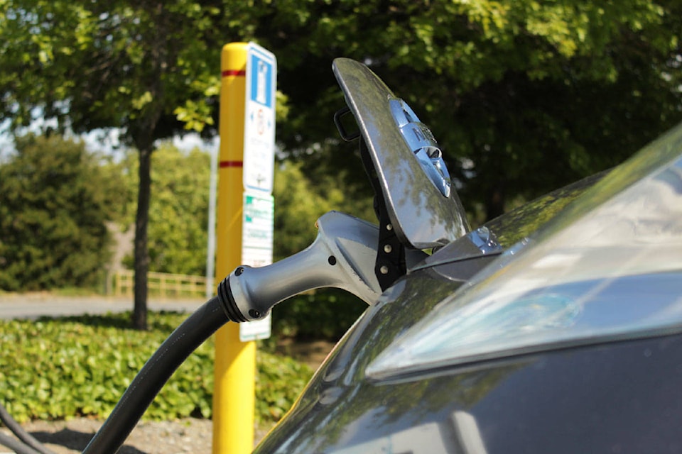 25083819_web1_200709-SNE-EVChargersBylaw-electricvehicle_4