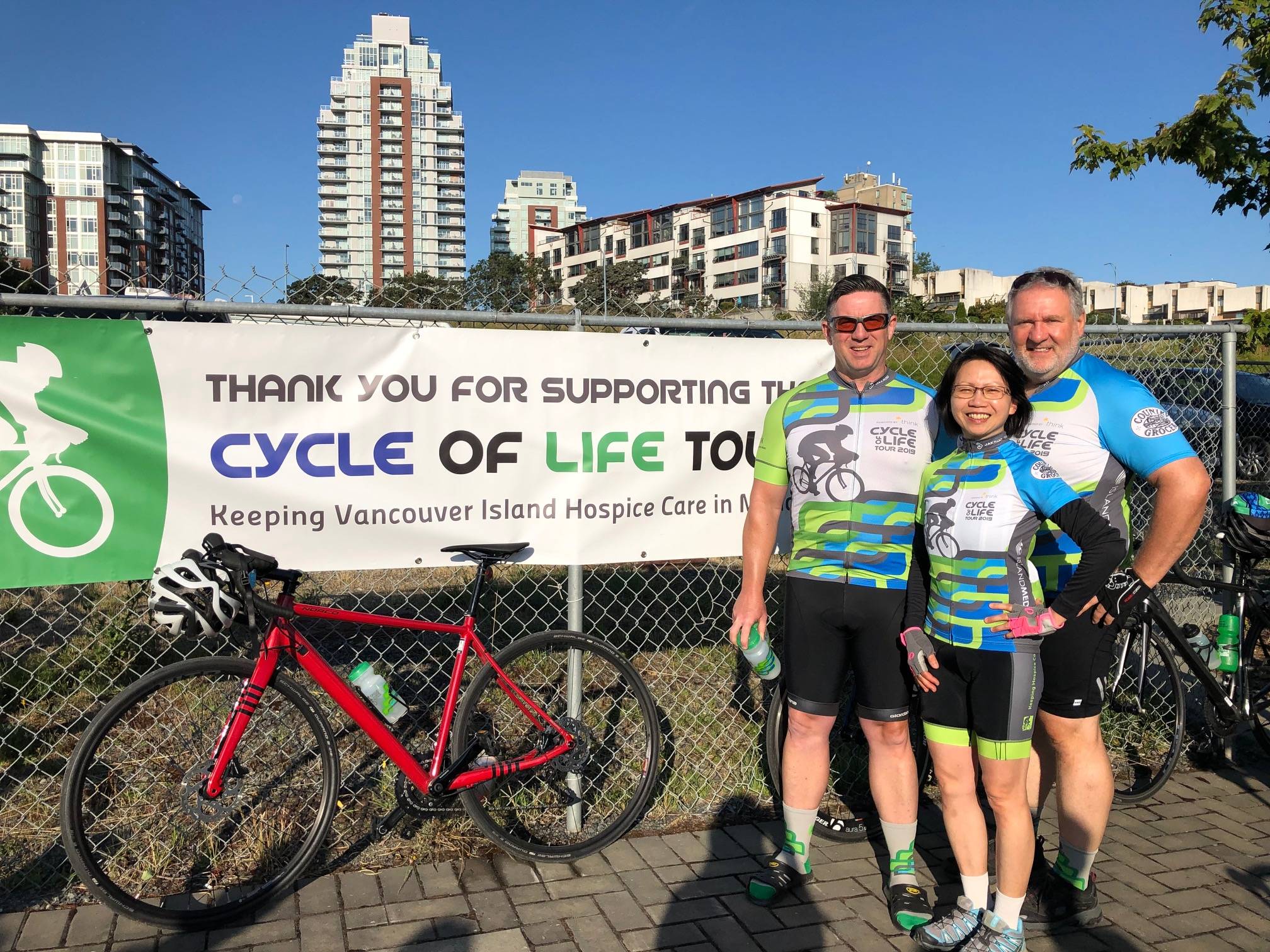 25252480_web1_210521-GNG-CycleLifeHospiceFundraiser-CYCLE_3