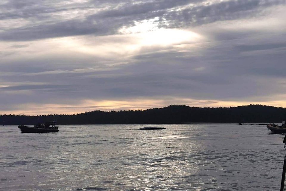 26865807_web1_211018-UWN-floatplane-down-tofino-harbour-TOFINO_1