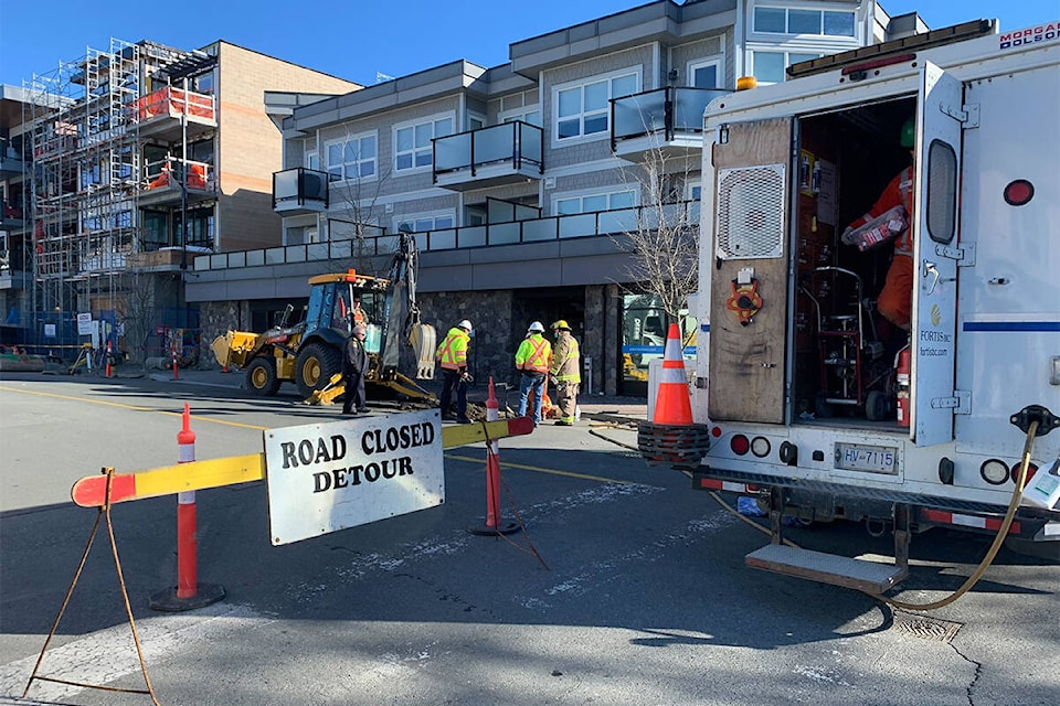 Officials deal with a natural gas leak in Sidney on Feb. 23. (Wolf Depner/News Staff)