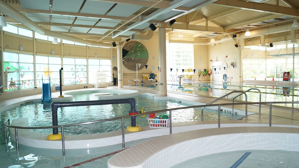 29312571_web1_220616-SNM-Seaparc-Pool-Maintenance-SeaparcPool_3
