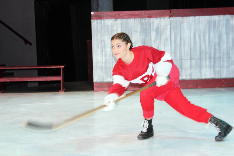 30351698_web1_220915-CHC-Glory-theatre-show-hockey_19