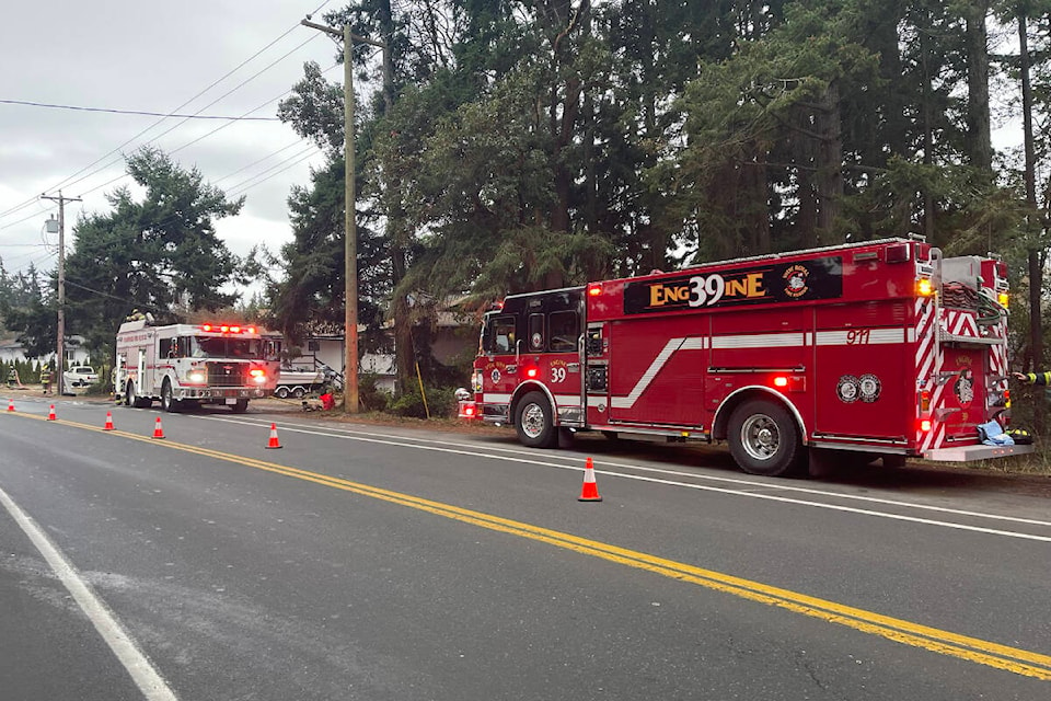 31215746_web1_221205-GNG-Colwood-structure-fire-fire_1