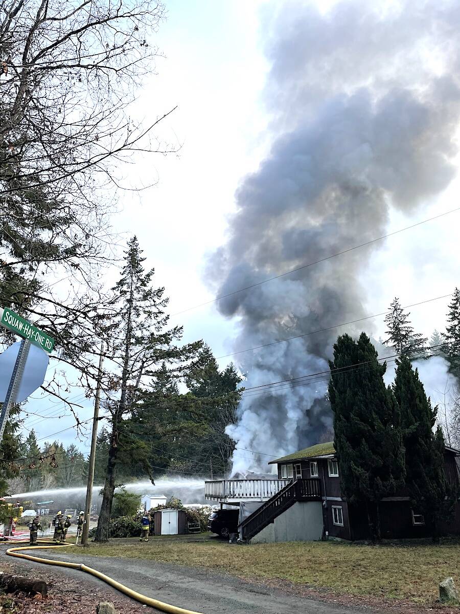 31312568_web1_221215-CCI-Chemainus-house-fire-fire_4