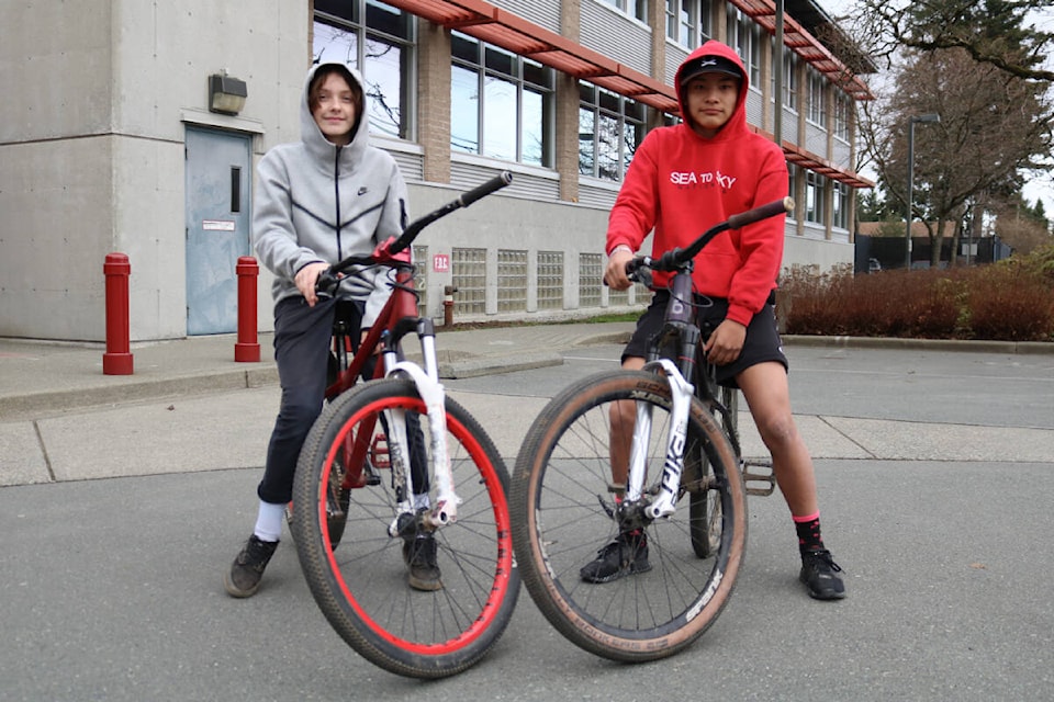 31688445_web1_230126-GNG-WestshoreRCMP-lost-bikes-bois_1