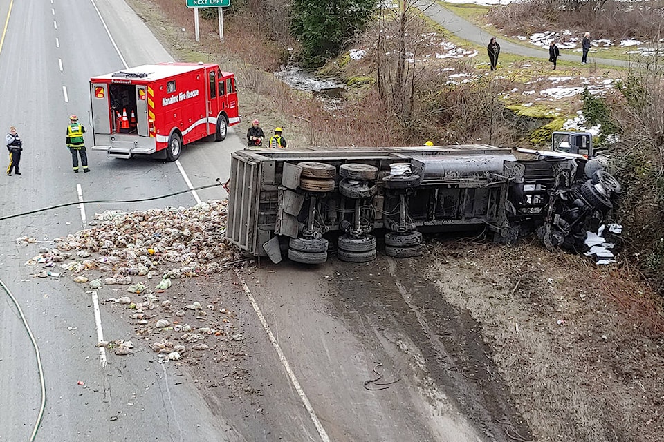 32029682_web1_copy_230308-NBU-parkway-crash-dump-truck-1_2