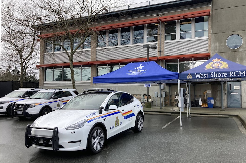 32510383_web1_230107-GNG-WestShoreRCMP-tesla-police_1