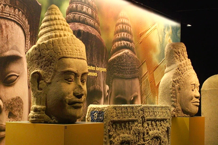 32908888_web1_230602-vne-angkor-exhibit-history_1