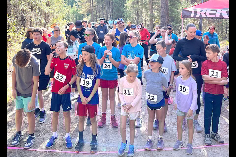 Racers lined up at the start of the official race. 