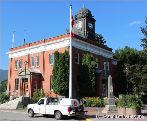 47533grandforksAuthoritypages-cityhall120709
