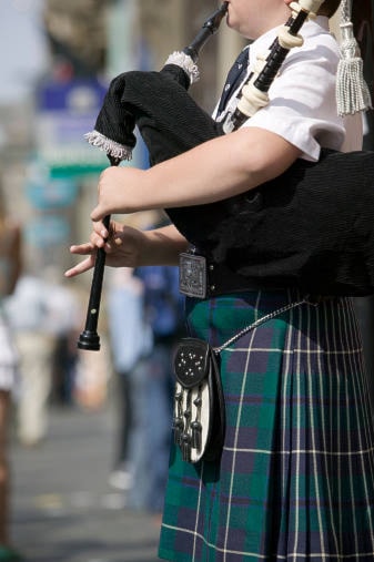 11566970_web1_Thinkstock-bagpipes-web