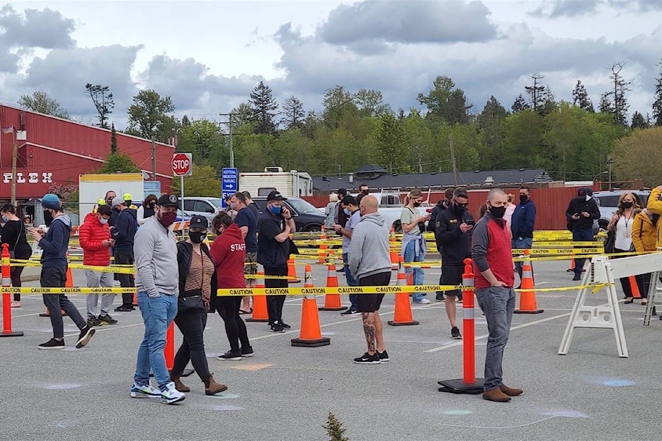 25398042_web1_20210427-BPD-vaccine-lineup-cloverdale-hinks.PAN