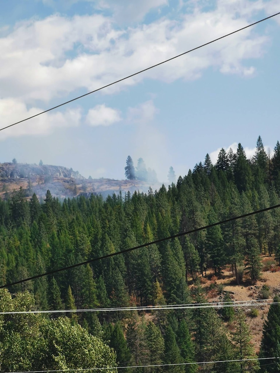 26207350_web1_210825-GFG-Sand-Creek-fire-fire_2