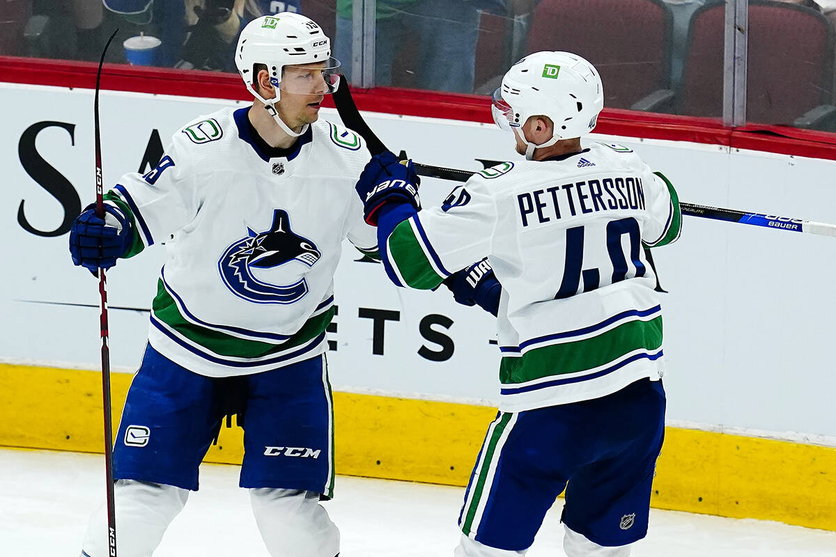 Elias Pettersson offers murky update on extension talks with Canucks