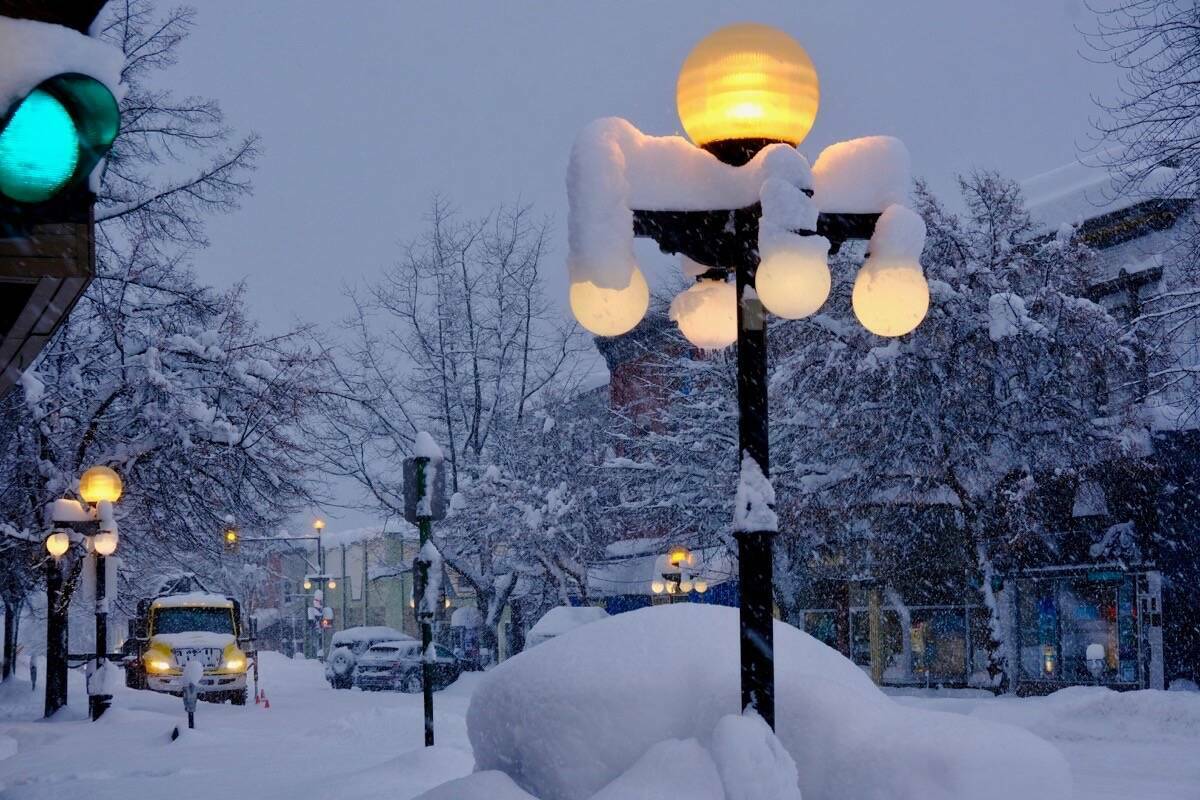 Downtown Nelson on the early morning of Jan. 3, 2022, after a huge snowfall. (Bill Metcalfe - Nelson Star)
