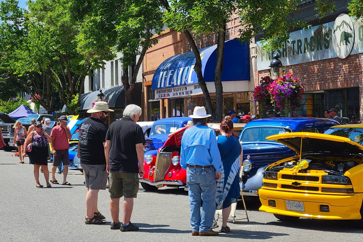 Grand Forks Car Show brings people from far and wide to downtown core