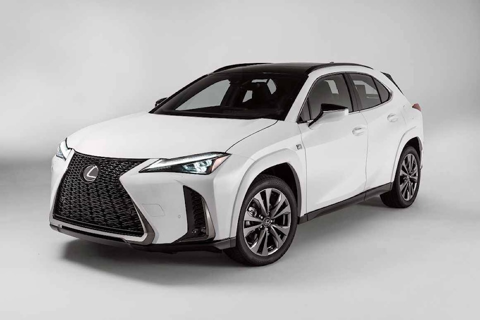 33581598_web1_230811-TodaysDrive-2023LexusUX_1