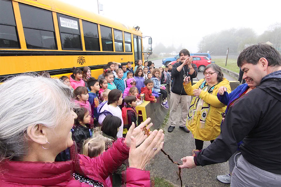 14028201_web1_copy_Web-181026-HGO-ChiefMatthewsBus_4870