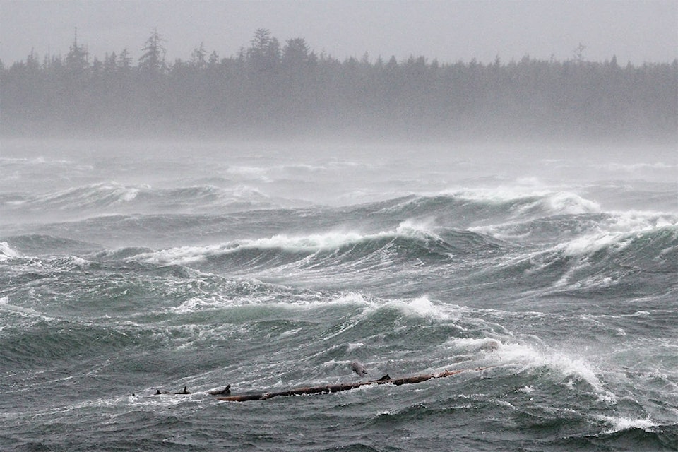 14085213_web1_copy_181023-HGO-WindWarning_5025