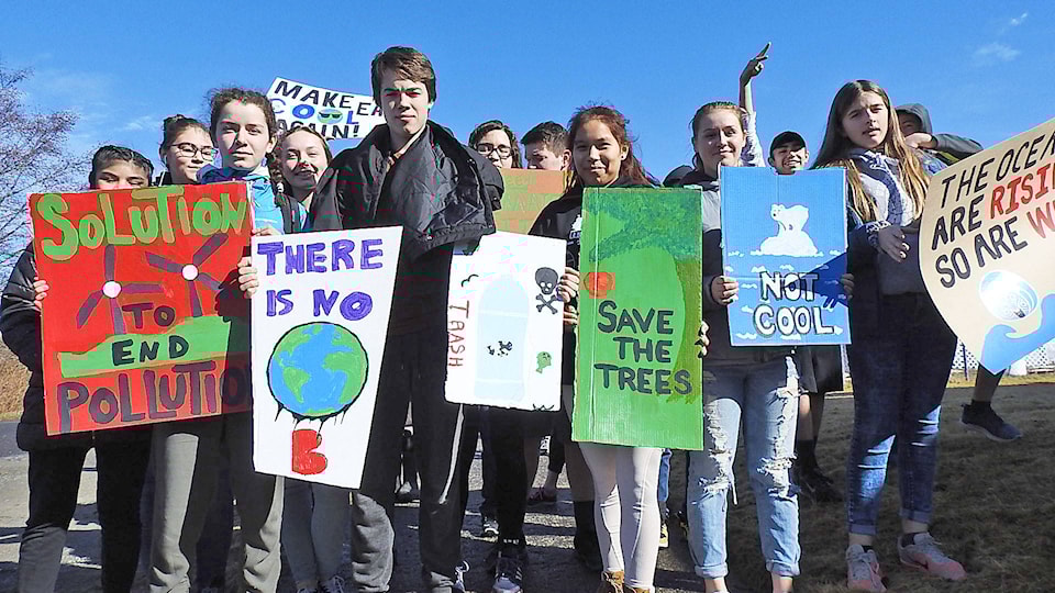 15976646_web1_PRINT-2019_0314-G.M.Dawson-Students-Protest-Climate-Change--5-