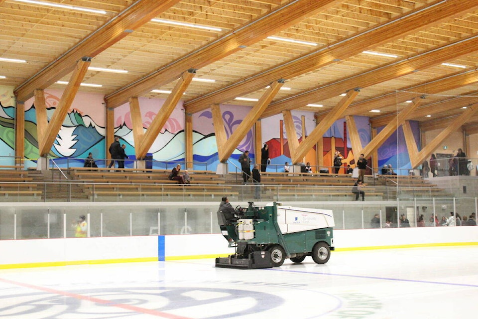 32017669_web1_18532568_web1_190918-SIN-hazelton-rec-centre-mural-zamboni-1200x800