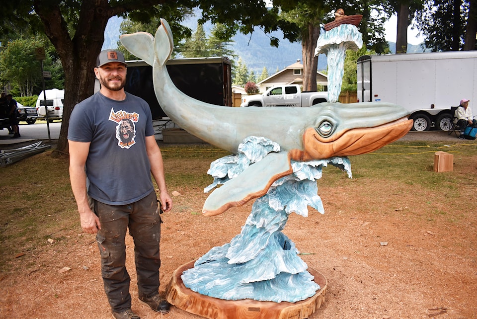 Chainsaw carving competition winner