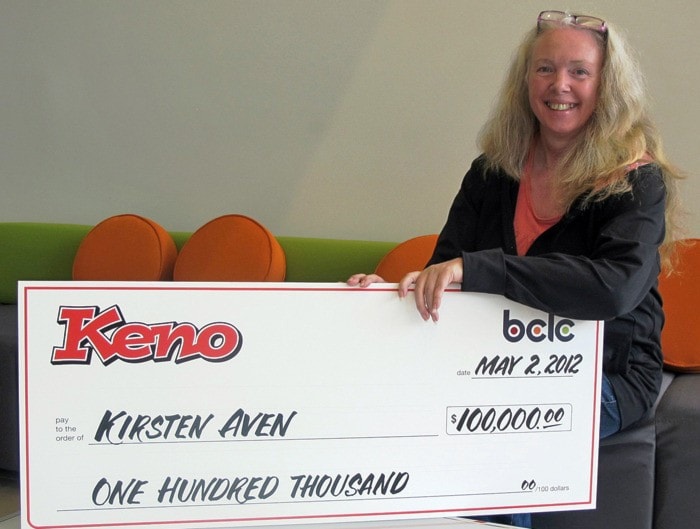 Kirstin Aven with her $10,000 Keno cheque. ÊSubmitted