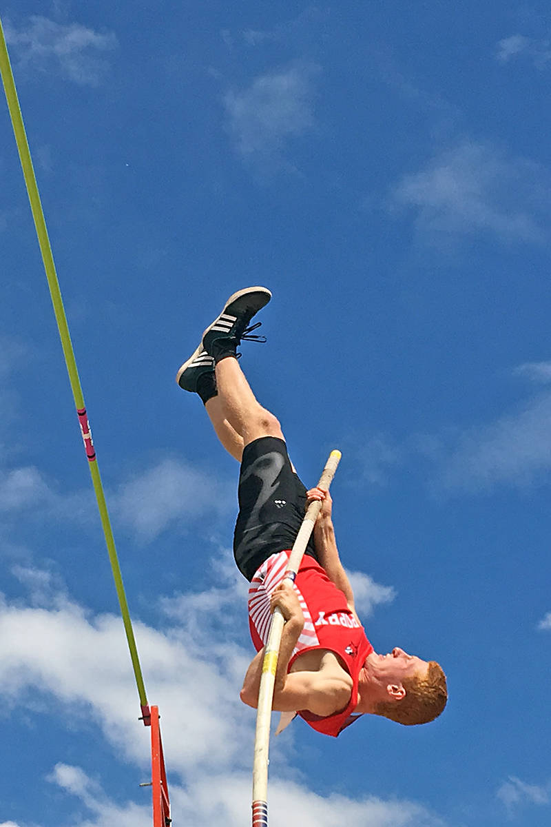 12218956_web1_180606-LAT-Foster-pole-vault