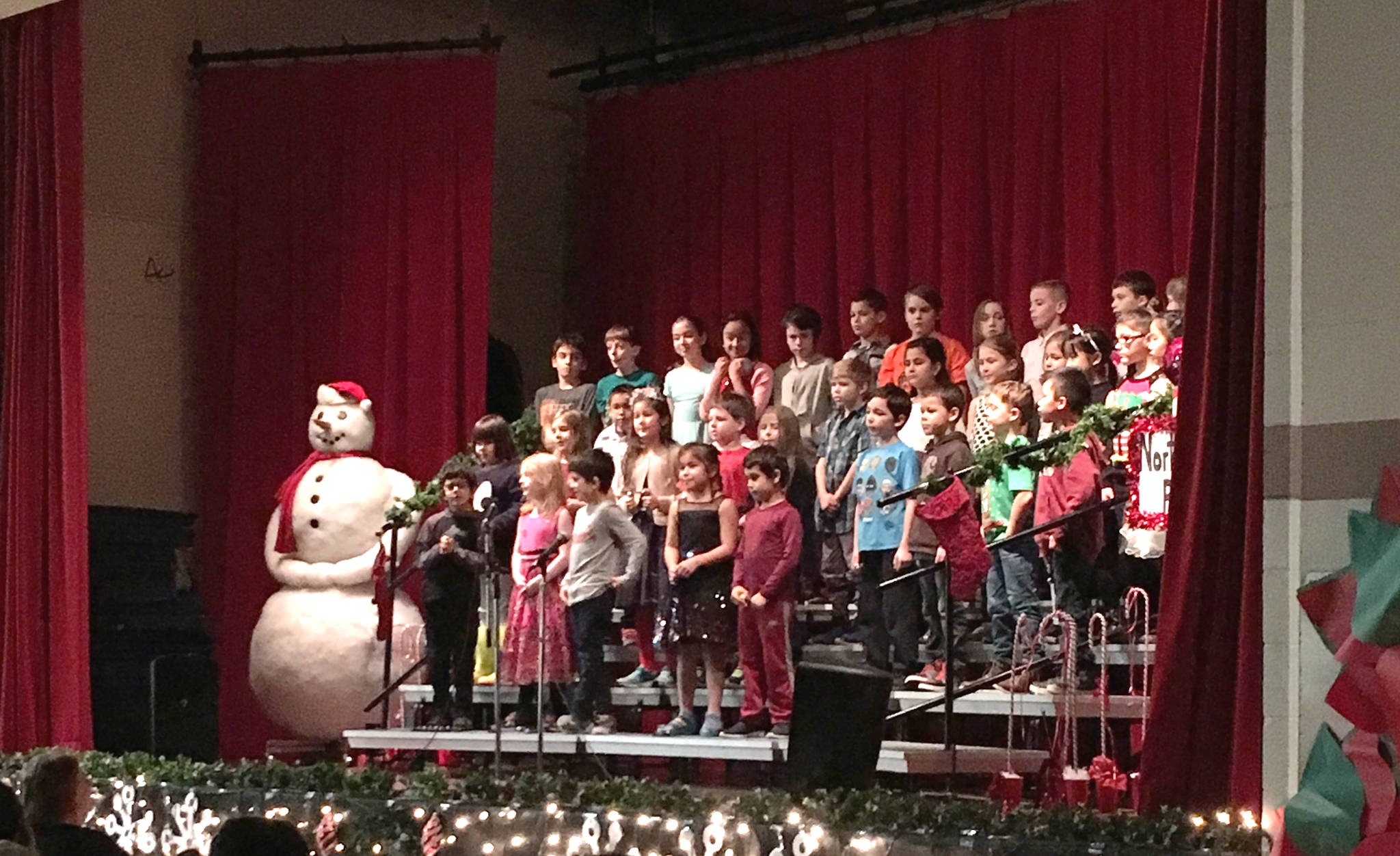 14913225_web1_181227-HSL-Christmas-Concert_2