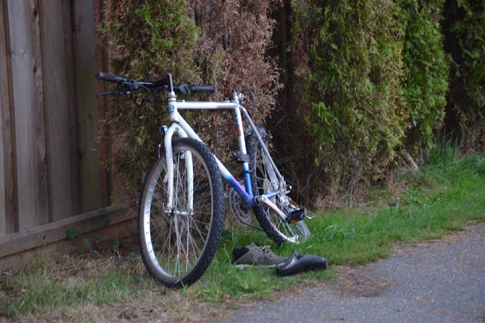 15404130_web1_171003-BPD-M-curtis-langley-cyclist-3504