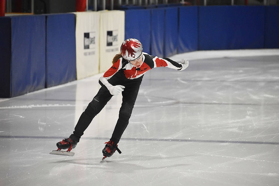 20565170_web1_190321-AHO-SpeedSkater_2