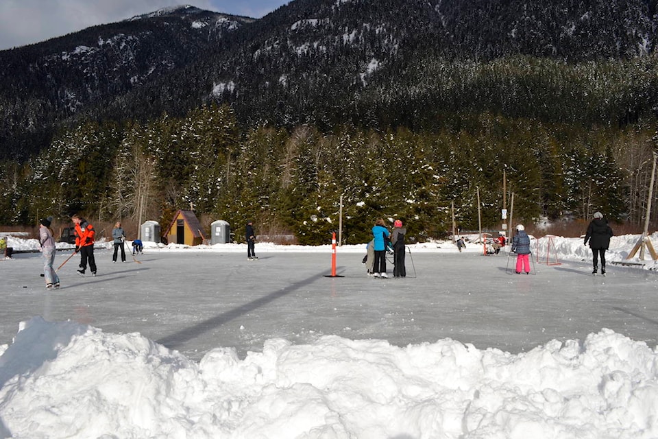 23253585_web1_190220-HSL-Sunshine-Valley-Winter-Fest-Ice-Rink