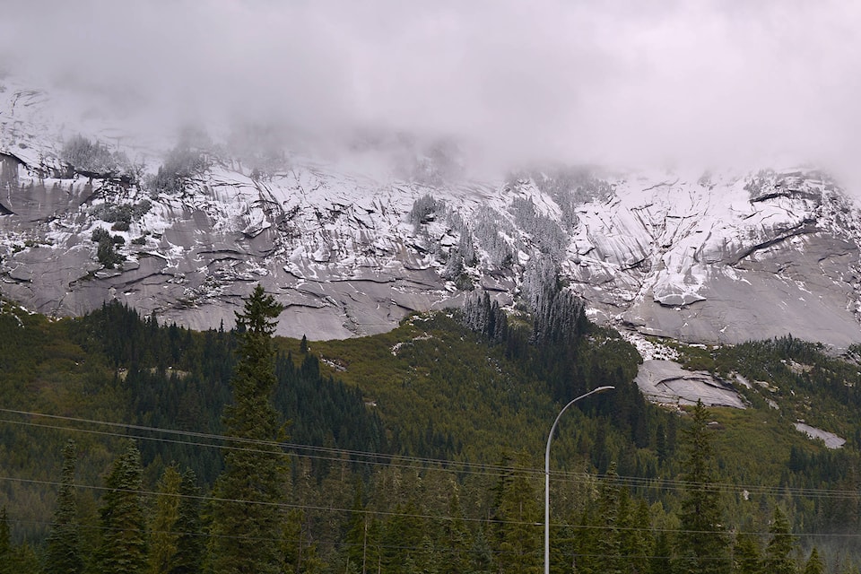 24109365_web1_Snow_Coquihalla_PGM_1883