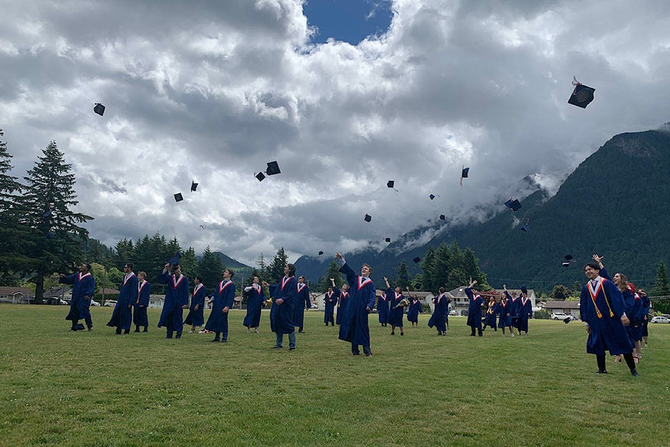 Hope secondary graduating class of 2021 on June 5, 2021. (Jessica Peters/ Hope Standard)